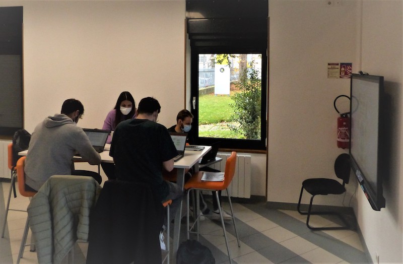 Conception et animation d’une salle dédiée à la créativité et aux nouvelles approches pédagogiques à l’IUT Epinal-Hubert Curien