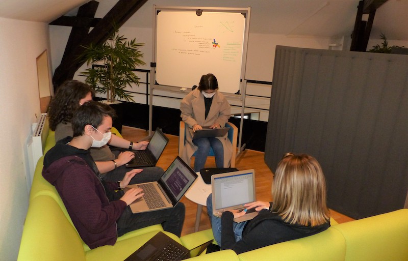 Conception et animation d’une salle dédiée à la créativité et aux nouvelles approches pédagogiques à l’IUT Epinal-Hubert Curien